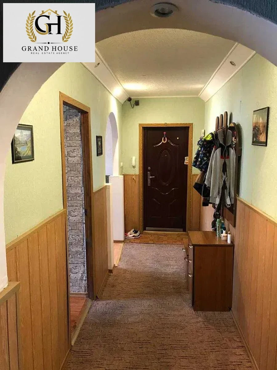 Продається трикімнатна квартира. Героїв України (Жадова).