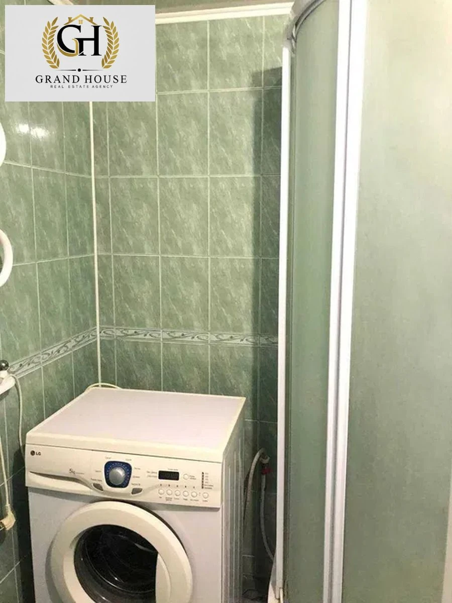 Продається трикімнатна квартира. Героїв України (Жадова).