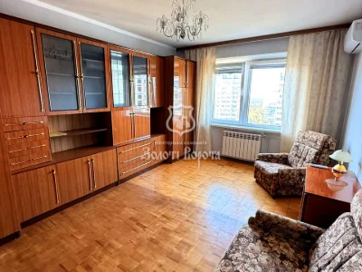 Квартира. Київ, Чорнобильська вулиця