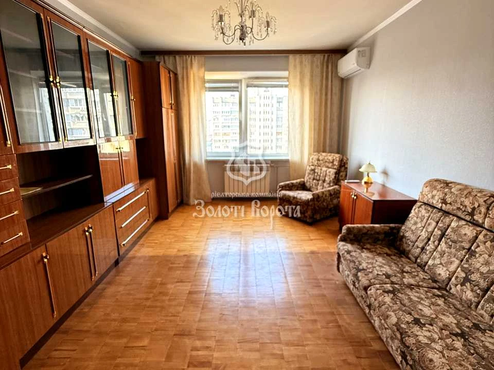 Квартира. Київ, Чорнобильська вулиця