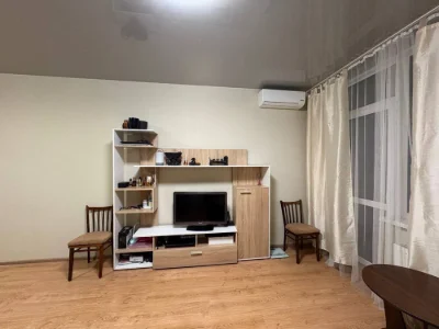 Продам квартиру з ремонтом ХШ 188, метро Вирлиця.