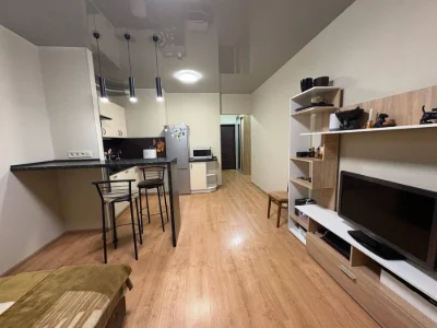 Продам квартиру з ремонтом ХШ 188, метро Вирлиця.