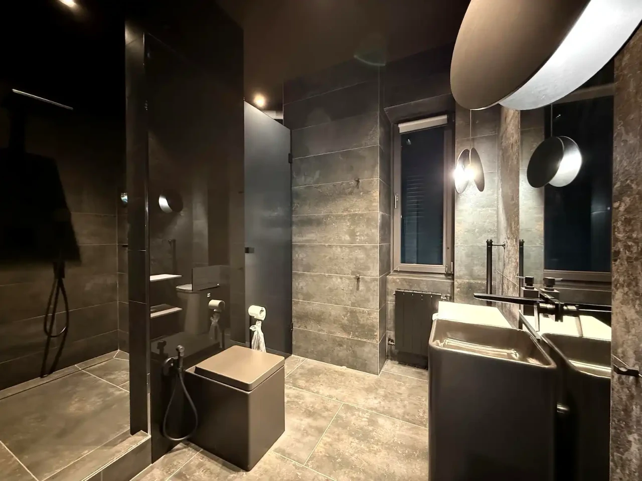Продаж квартири 3-кімн. 136 м² 5/6 пов.