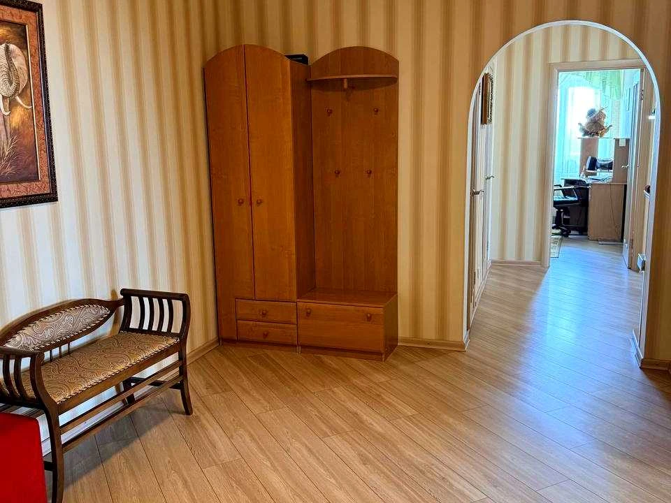 Квартира. Київ, Азербайджанська вулиця