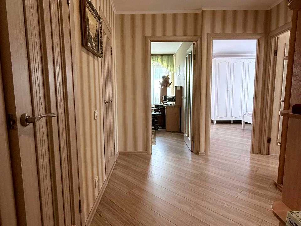 Квартира. Київ, Азербайджанська вулиця