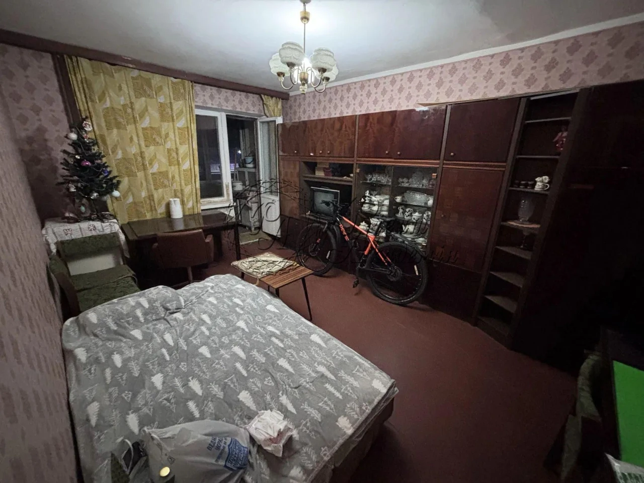 Продаж біля Дрім тауну, поблизу метро, 2 кімнатна