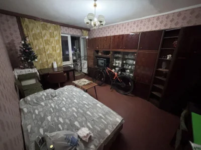 Продаж біля Дрім тауну, поблизу метро, 2 кімнатна