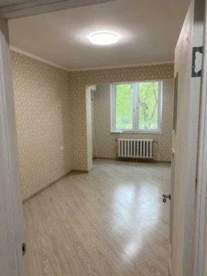 Продается просторная 3-комнатная квартира в Банном переулке. Ремонт.