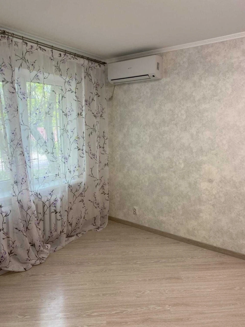 Продается просторная 3-комнатная квартира в Банном переулке. Ремонт.