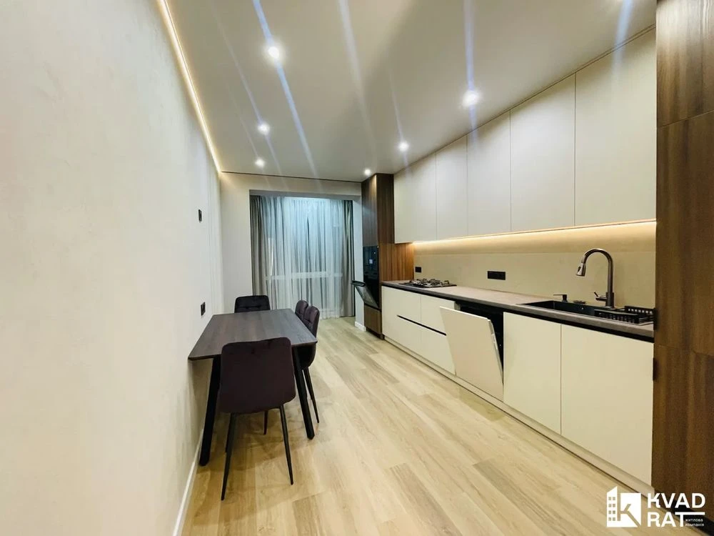For sale, 1-bedroom apartment in the "Knyzhyn" residential complex with modern