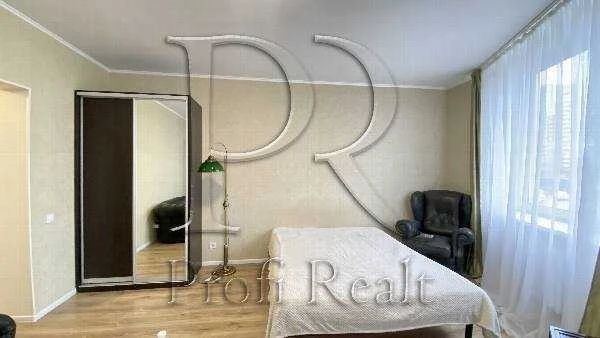 1-room apartment for sale 43 m², Oleny Pchilky St., 2