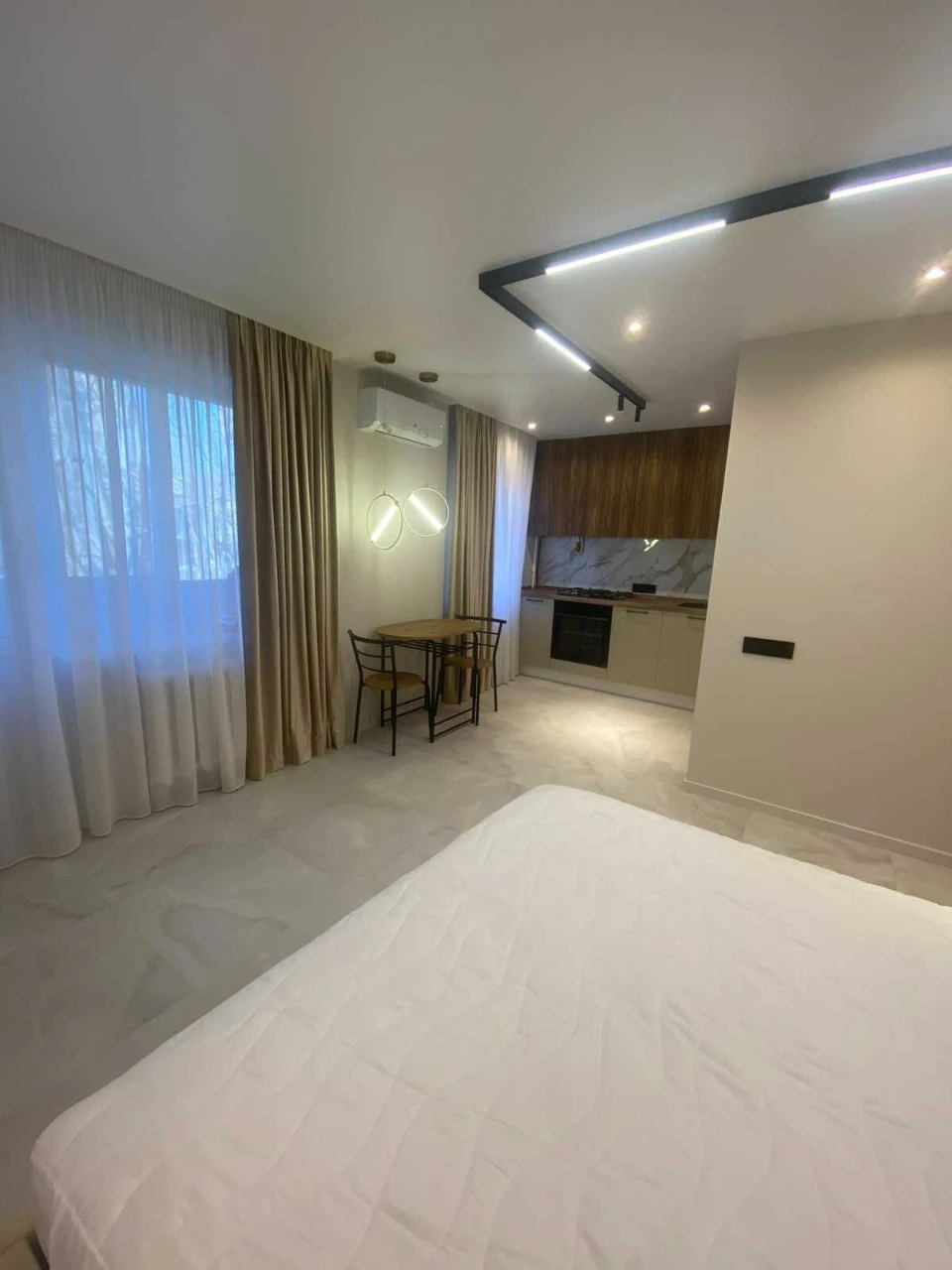 Продажа стильной квартиры 34 м² с дизайнерским ремонтом, Сол