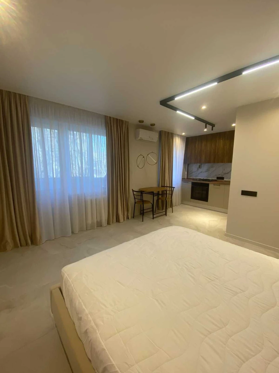 Продажа стильной квартиры 34 м² с дизайнерским ремонтом, Сол