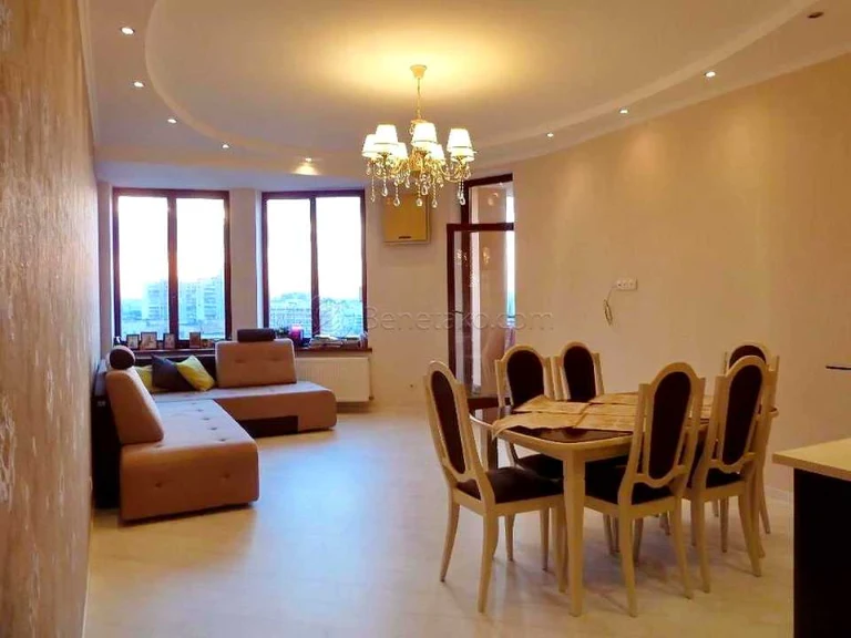 Apartment. Odessa, Tinstaya st.