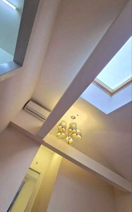 Selling a 3-room apartment of 120 sq. m in the Okolitsa SM residential complex.