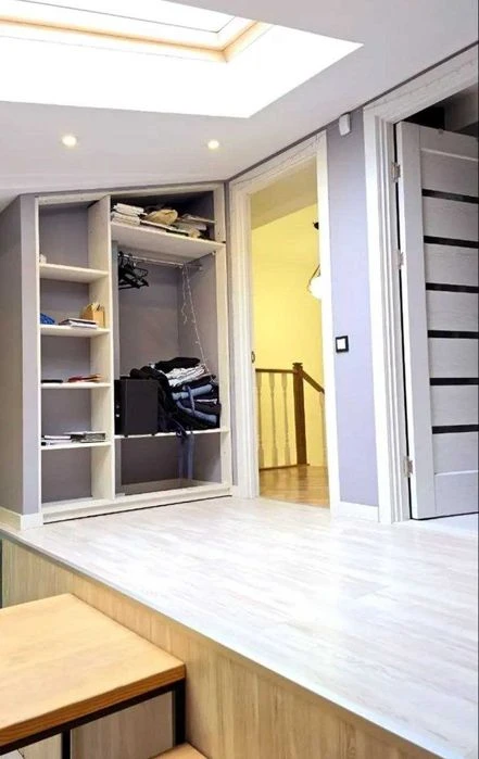 Selling a 3-room apartment of 120 sq. m in the Okolitsa SM residential complex.