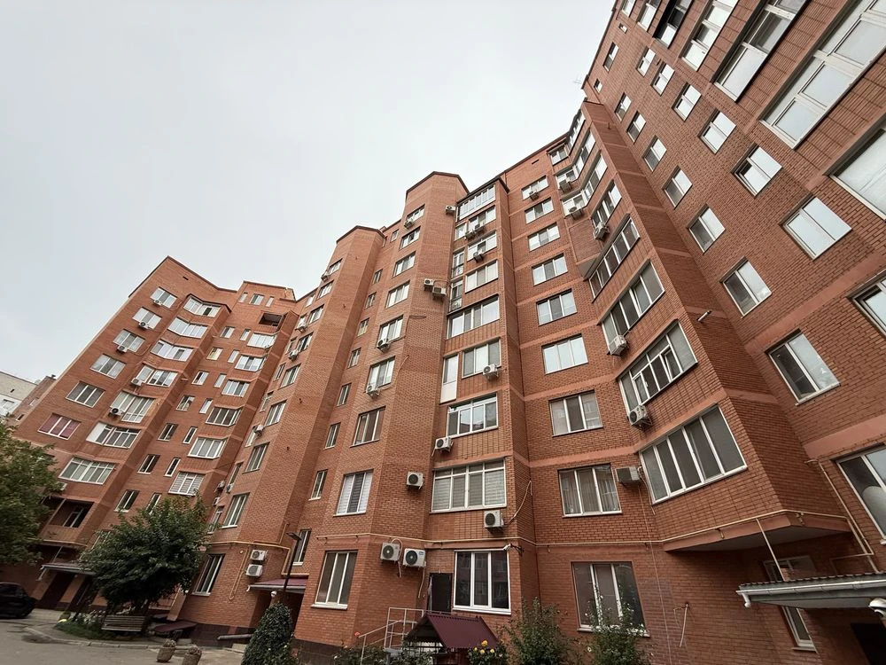 Three-bedroom apartment in Soliany, near Magelan. 6