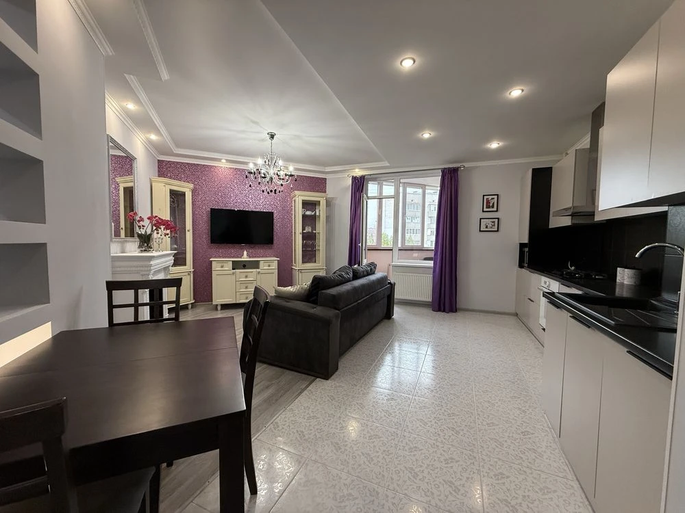Three-bedroom apartment in Soliany, near Magelan. 6