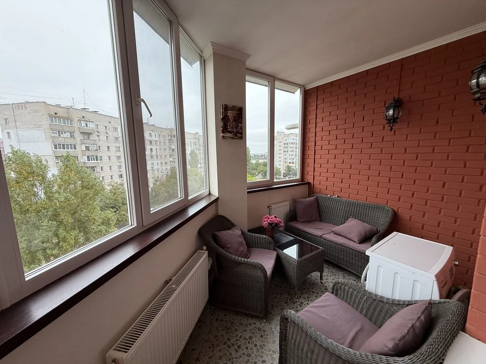 Three-bedroom apartment in Soliany, near Magelan. 6