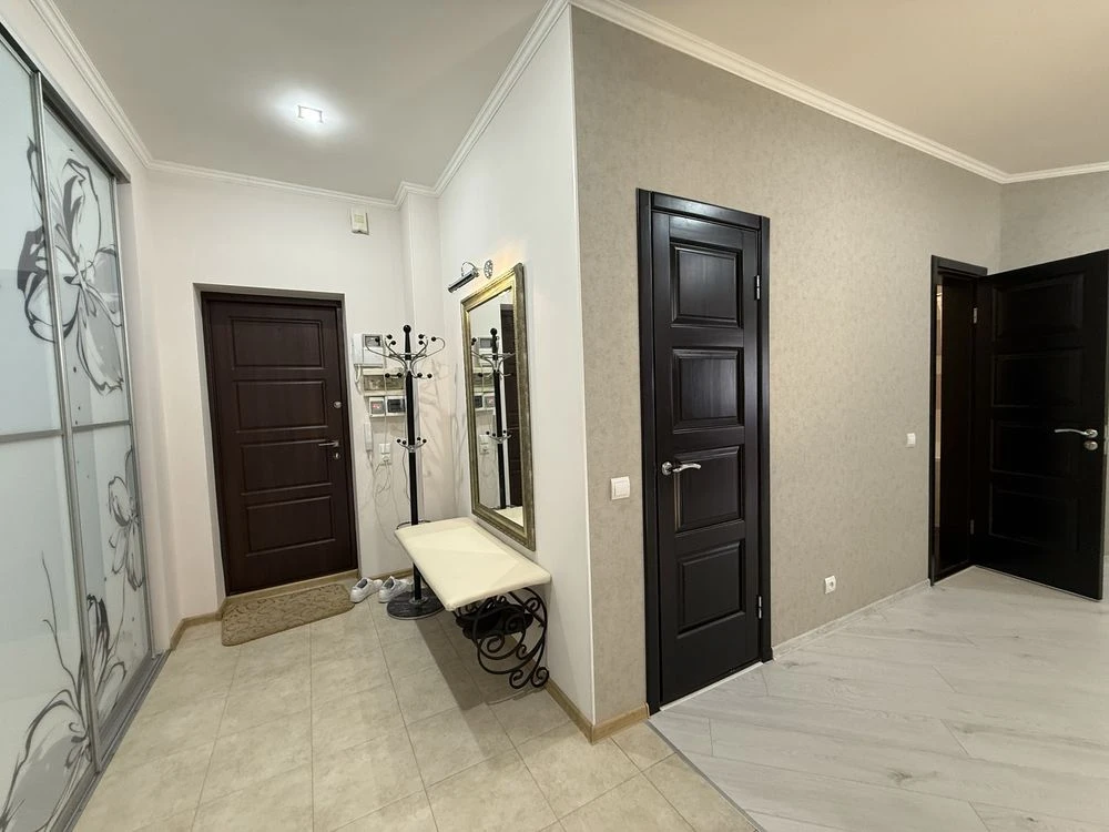 Three-bedroom apartment in Soliany, near Magelan. 6