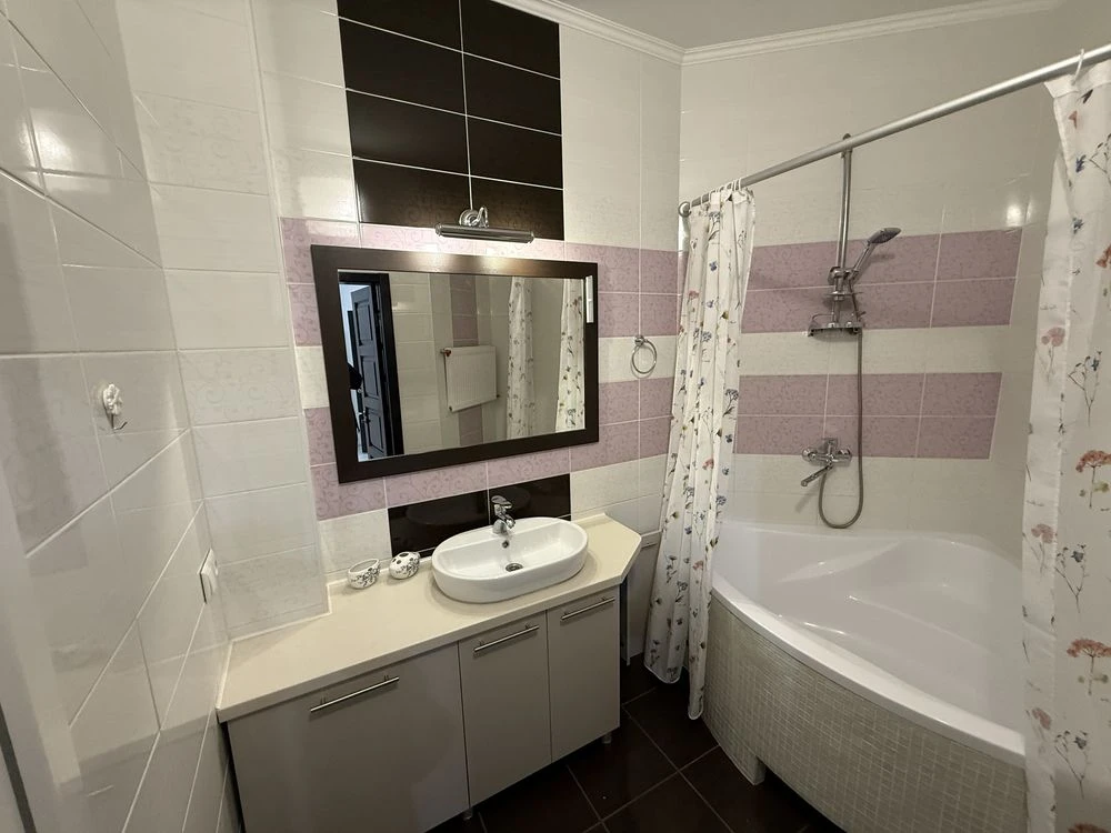 Three-bedroom apartment in Soliany, near Magelan. 6