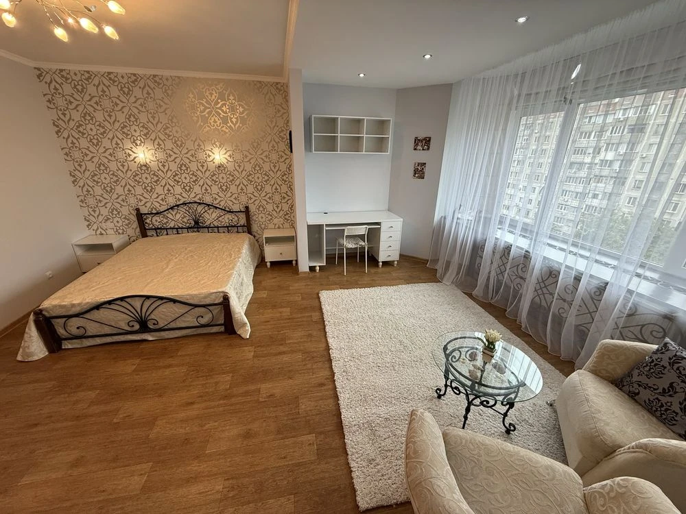 Three-bedroom apartment in Soliany, near Magelan. 6