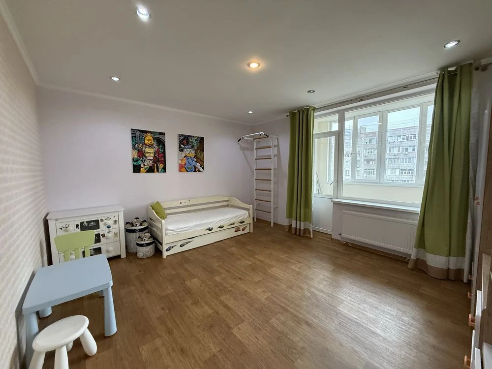 Three-bedroom apartment in Soliany, near Magelan. 6