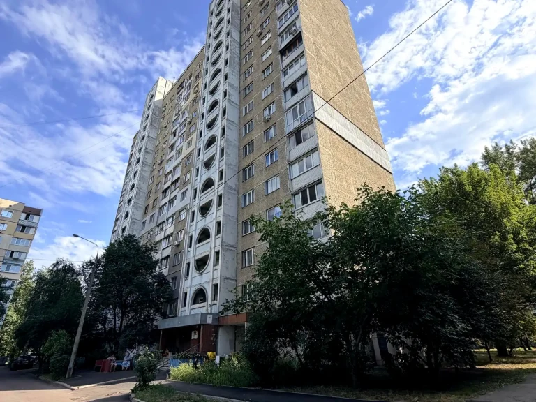 Продаж квартири 3-кімн. 71.6 м² 3/16 пов.