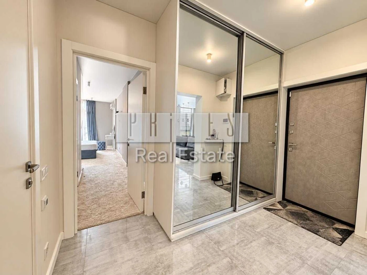 Продажа 2-комнатной квартиры, 76 м², ЖК "Комфорт Таун", Дарницкий