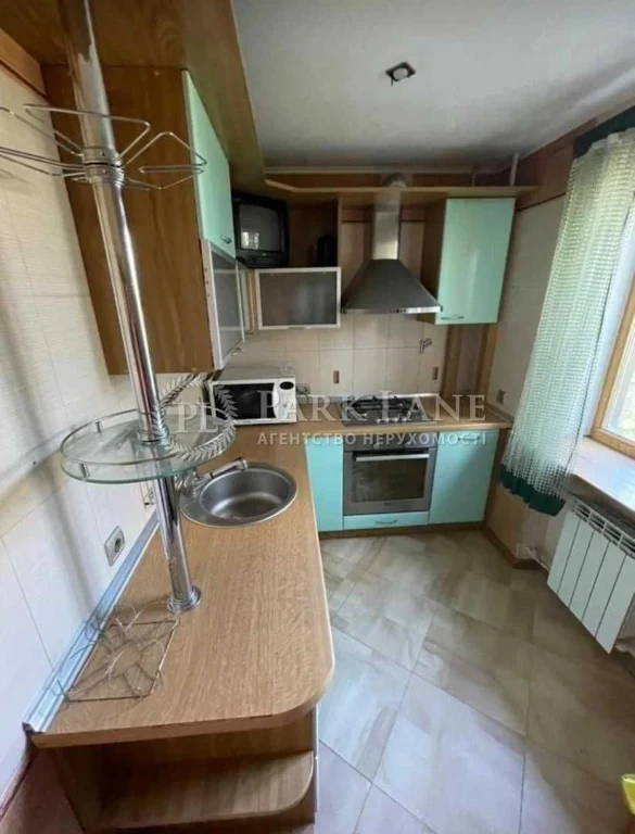 For sale urgently, near NAU, 16, Nizinjska, no%