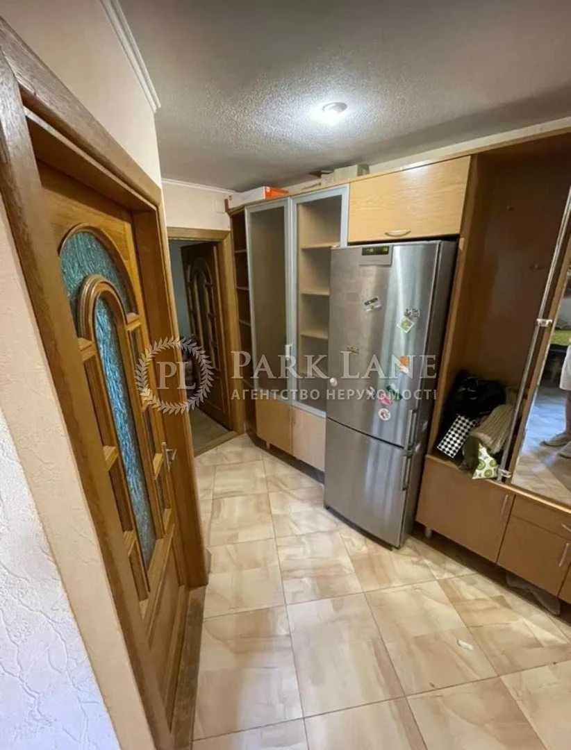 For sale urgently, near NAU, 16, Nizinjska, no%