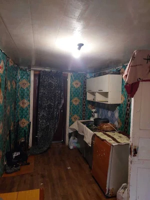 Продаж частки будинку на Ленселищі з необхідними документами