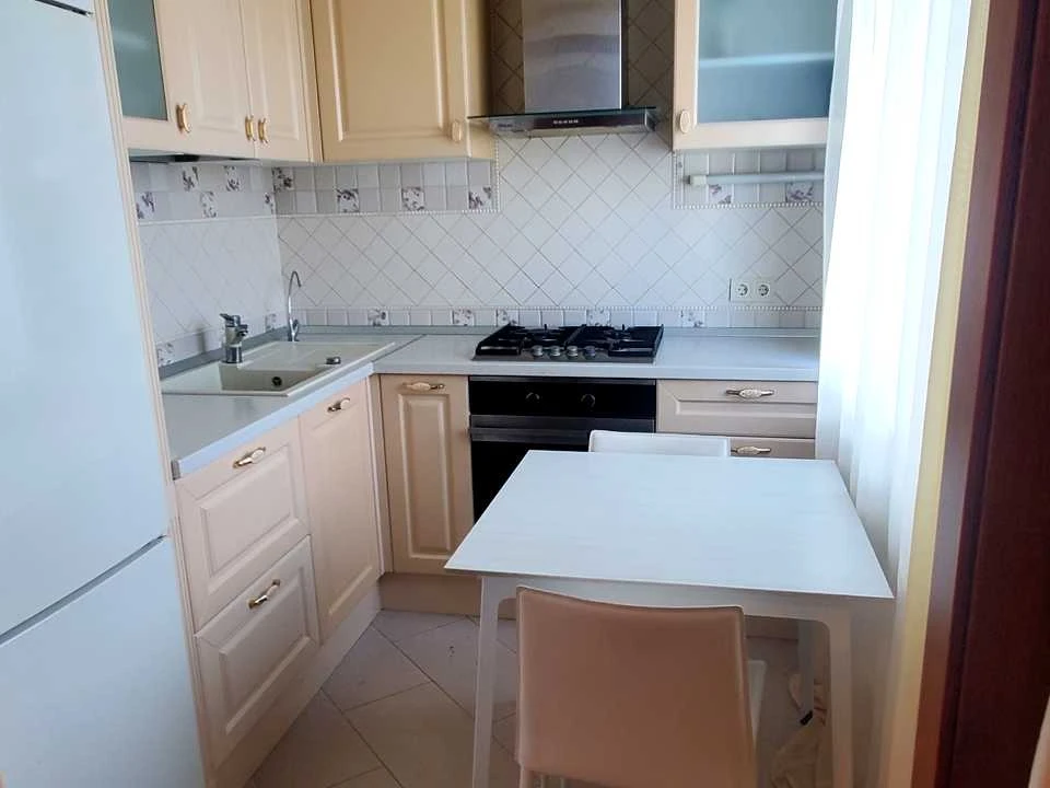 Apartment. 1st Zолочівський Street.