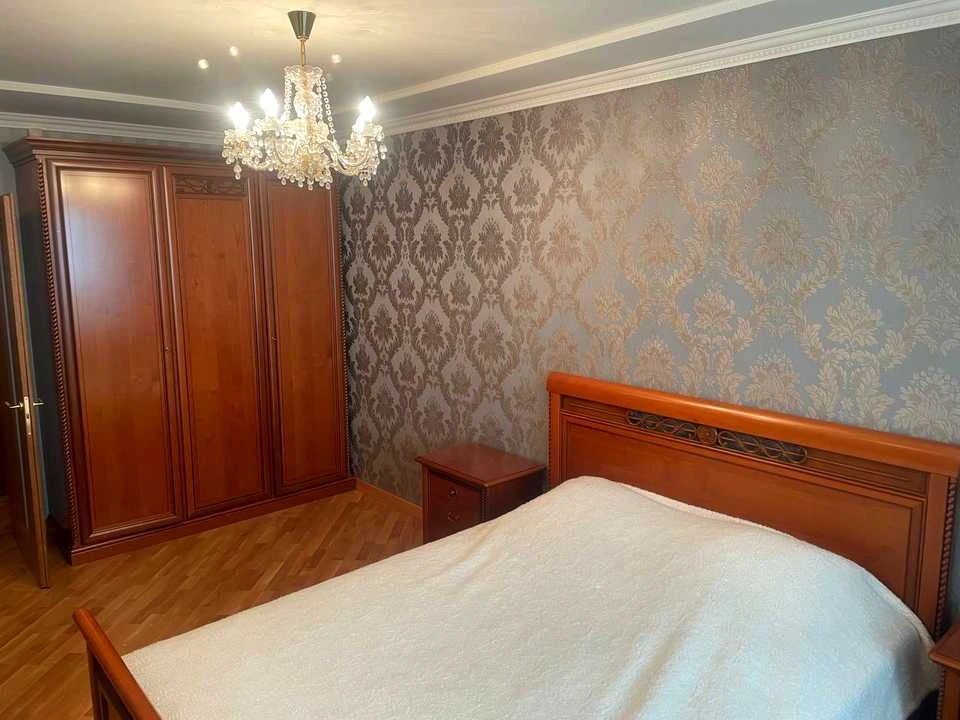 Apartment. 1st Zолочівський Street.