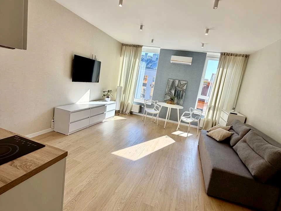 Apartment. Prospekt Sobornosti, Kyiv