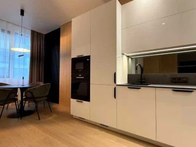 Apartment. Dnipro, Naberezhna Pereomohy st.