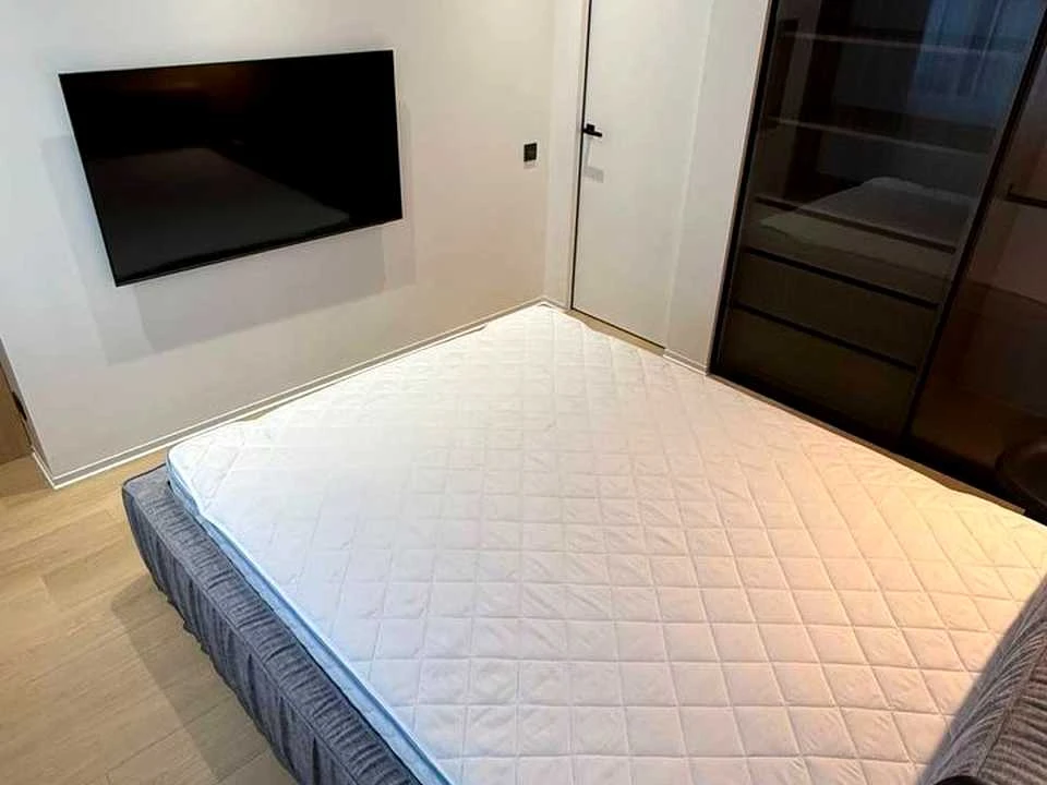 Apartment. Dnipro, Naberezhna Pereomohy st.