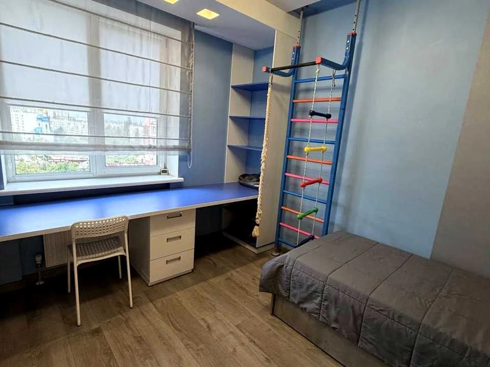 Apartment. Dnipro, Mandrivska Street