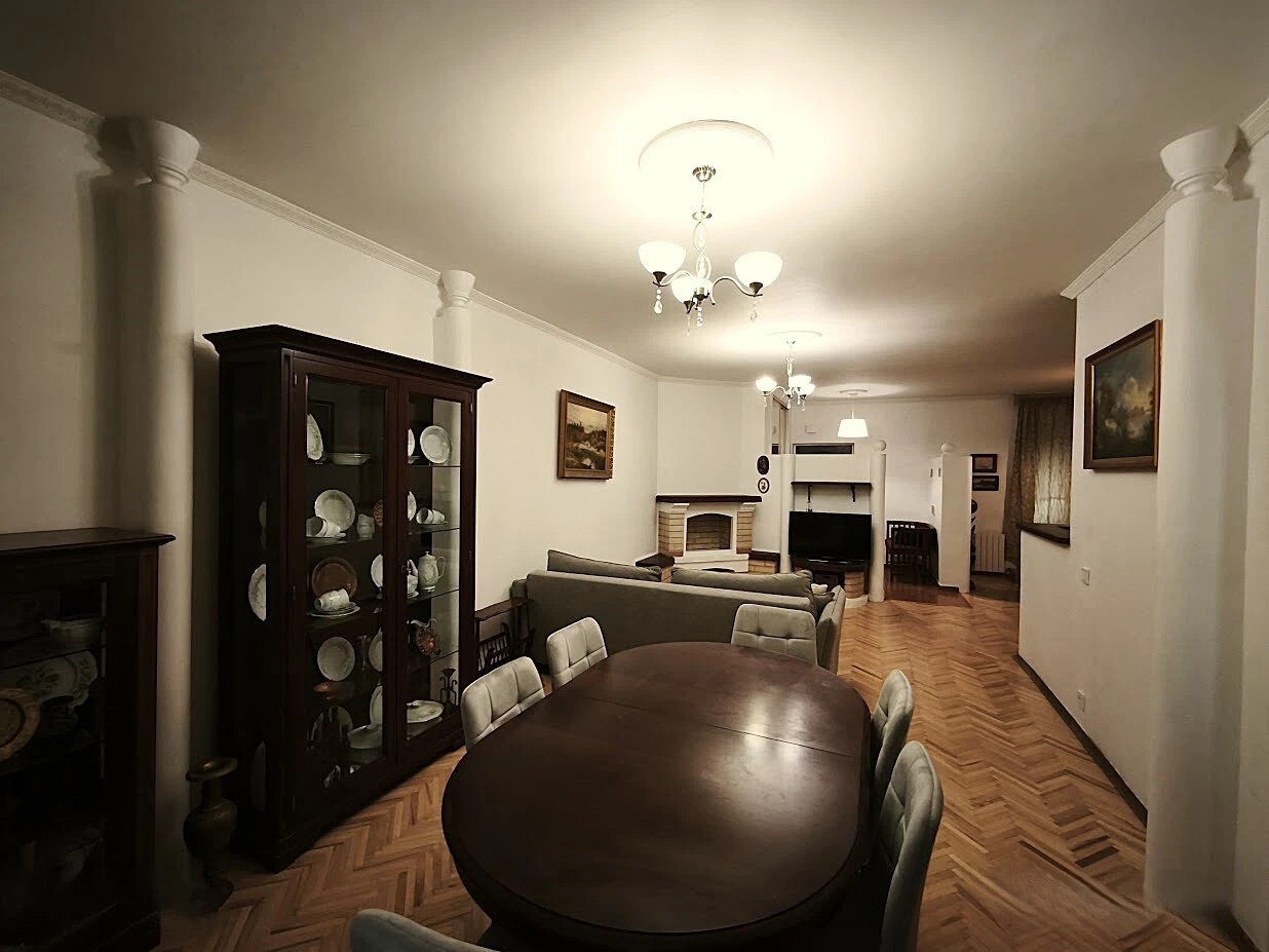 Продаж 4-кімнатної квартири 120 м², Івана Франка вул.