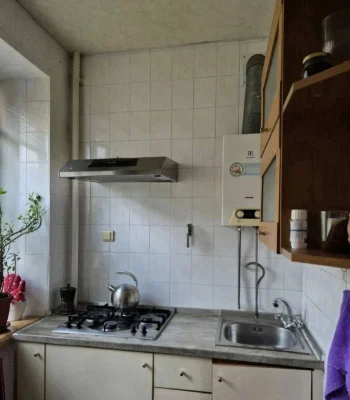 For sale: 2-room apartment. Stalin apartment. University Street