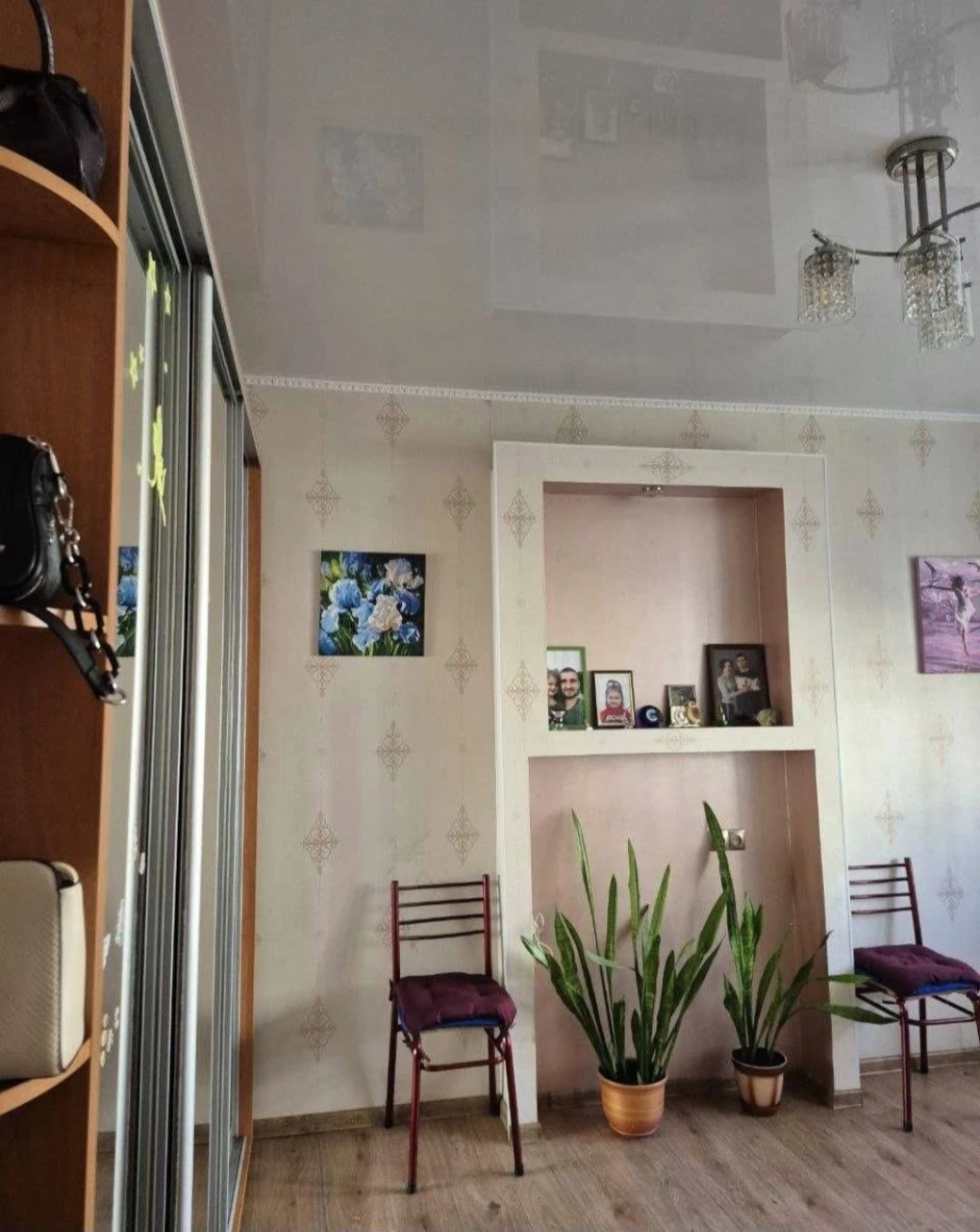 For sale: 2-room apartment. Stalin apartment. University Street