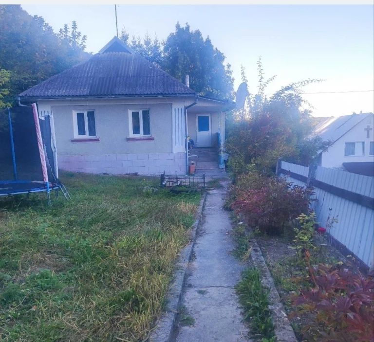 Продається хороший будинок