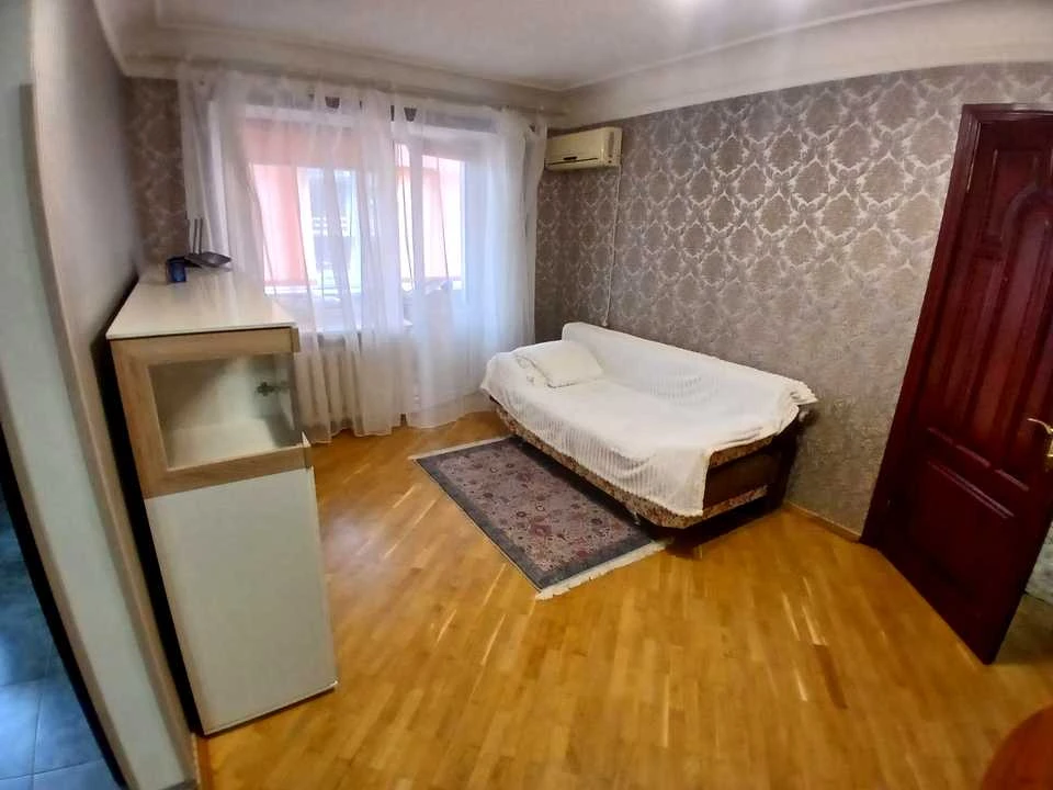 Apartment. Leonid Peremyaysky St., Kyiv