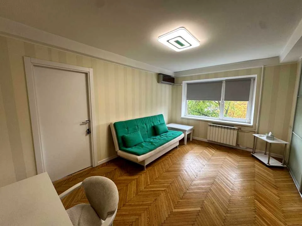 Apartment. Voskresensky Prospect, Kyiv