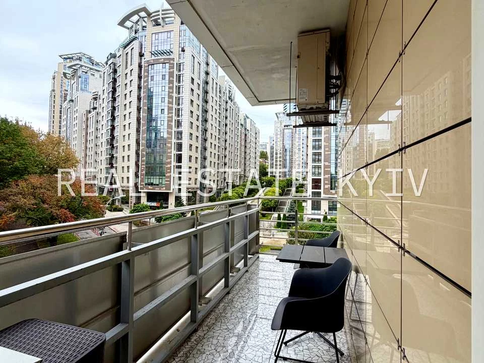 Квартира. Киев, улица Академика Филатова