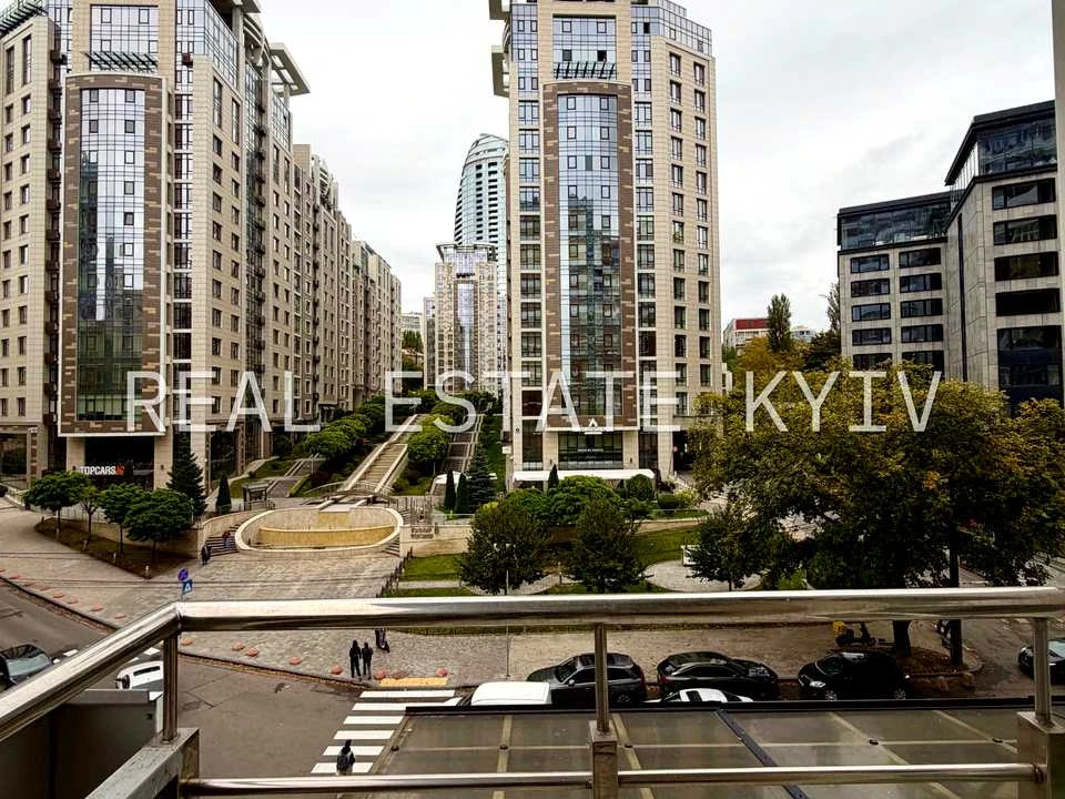 Квартира. Киев, улица Академика Филатова