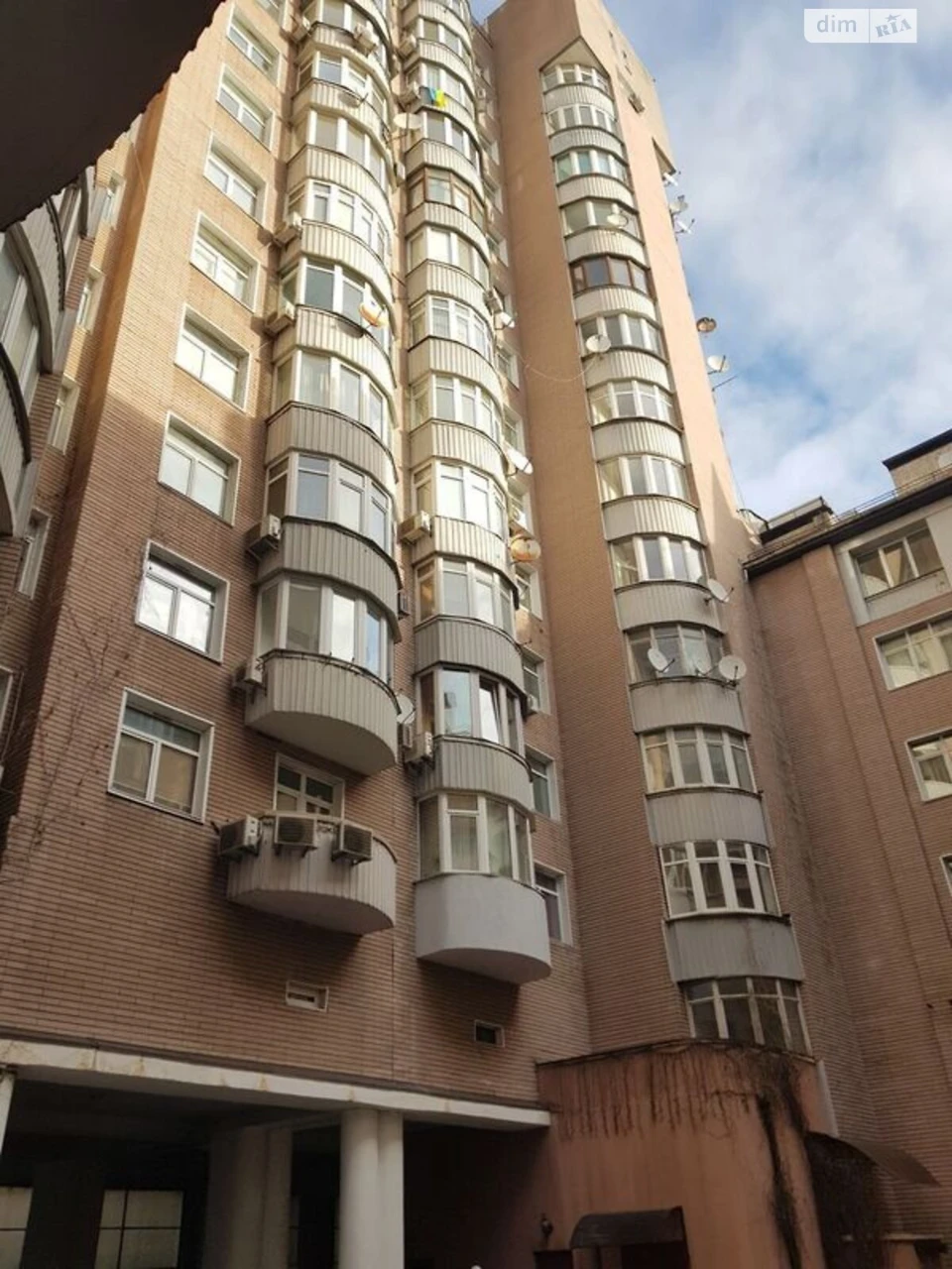 Long-Term Rental Apartment, Holosiivsky