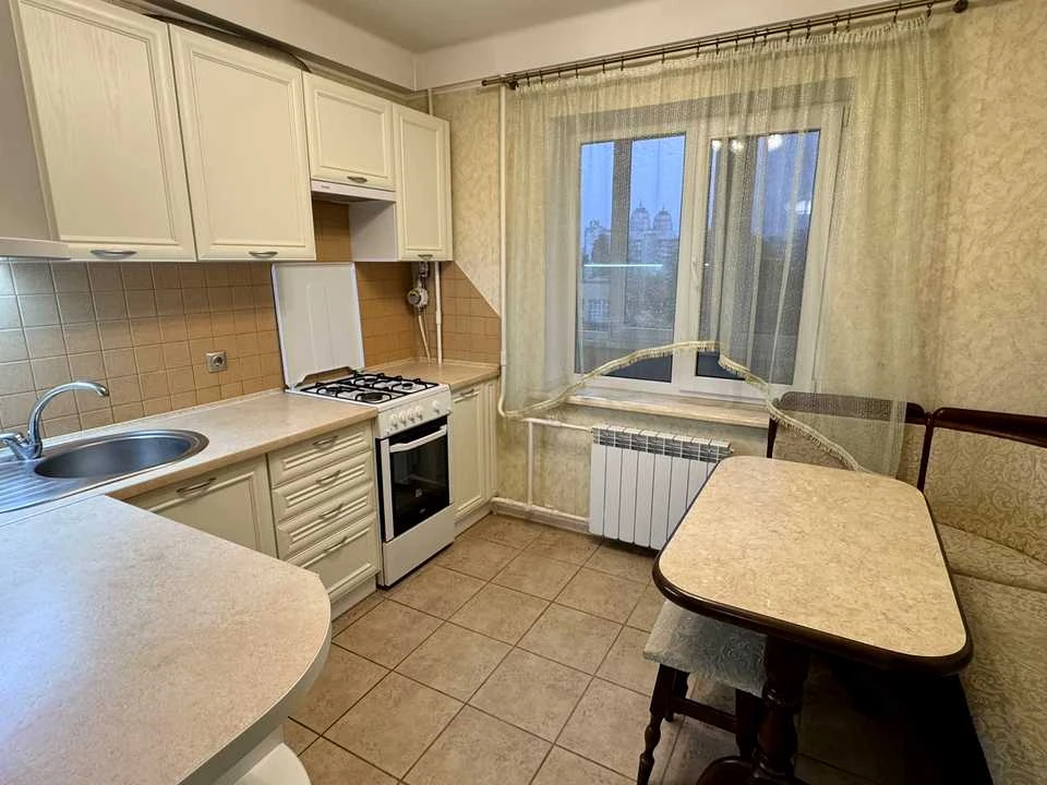 Apartment. Obolonsky Prospect.