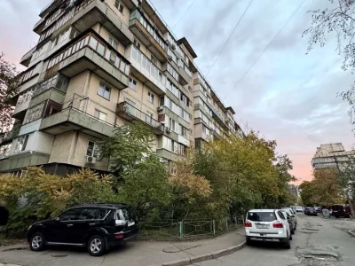 Apartment. Obolonsky Prospect.