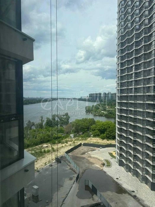 Sale of a unique apartment of 93 m² in a new residential complex